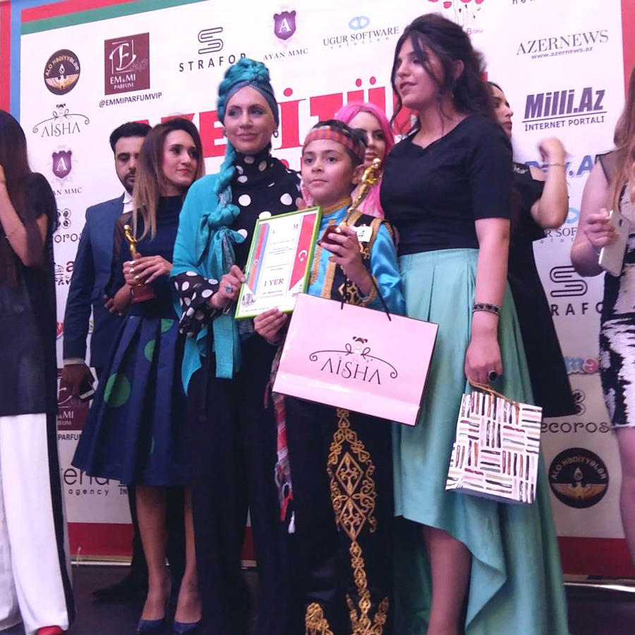 В Баку прошел вечер моды AZƏRİTÜRK – орнаменты Азербайджана и Турции (ФОТО)