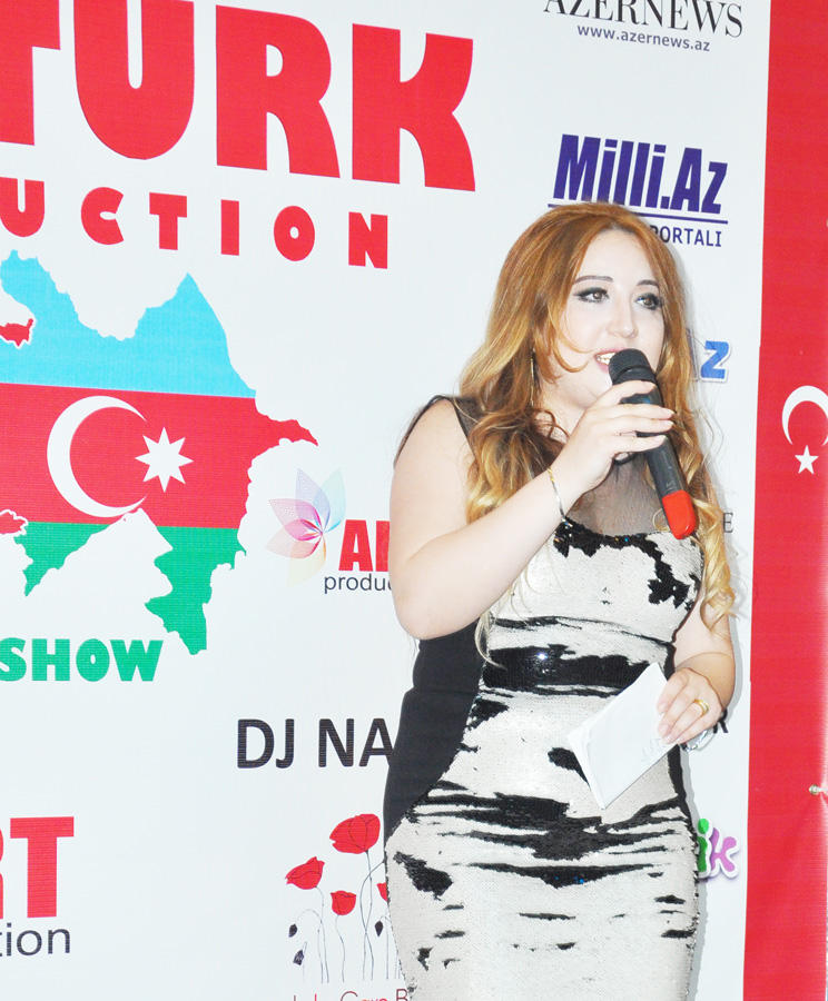 В Баку прошел вечер моды AZƏRİTÜRK – орнаменты Азербайджана и Турции (ФОТО)