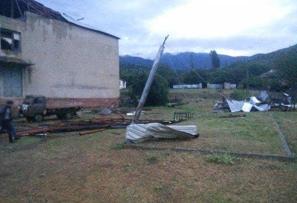 От сильного дождя и града пострадал Исмаиллинский район Азербайджана (ФОТО)