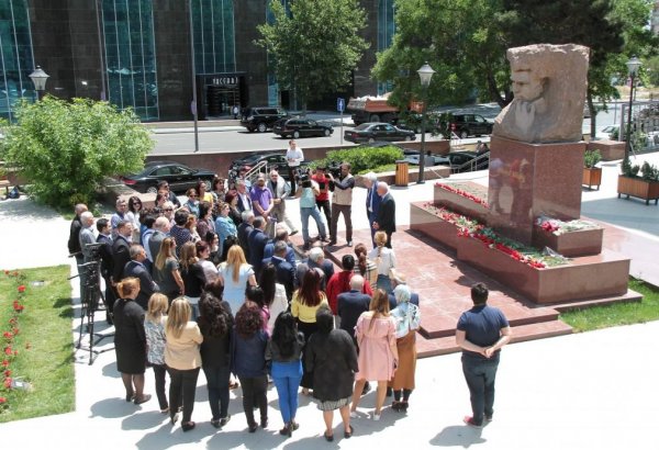 Короткая жизнь и значимый след в литературе: вспоминая Микаила Мушфига (ФОТО)