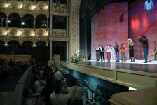 Баку в ожидании Годо, или Завязшие во времени  (ФОТО)