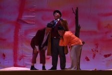 Баку в ожидании Годо, или Завязшие во времени  (ФОТО)