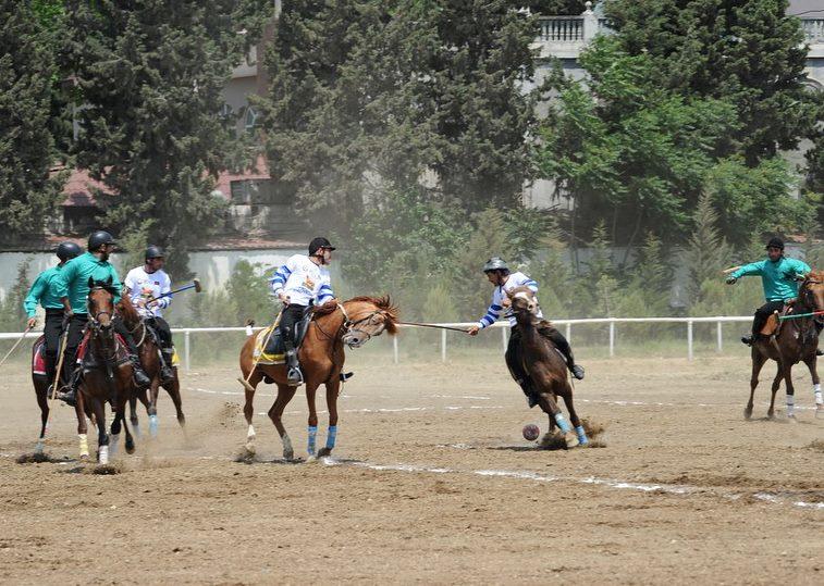 В Азербайджане проходит Национальный фестиваль конного спорта (ФОТО)