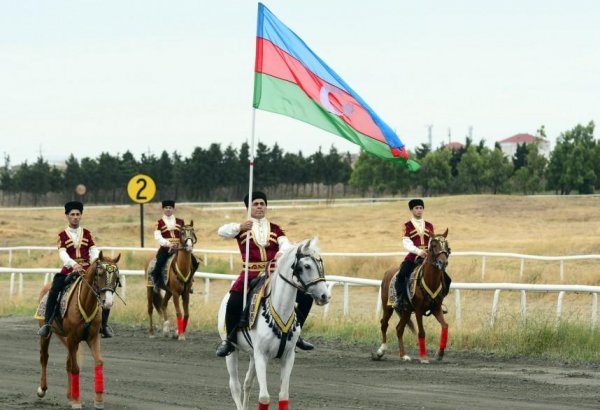 В Азербайджане проходит Национальный фестиваль конного спорта (ФОТО)