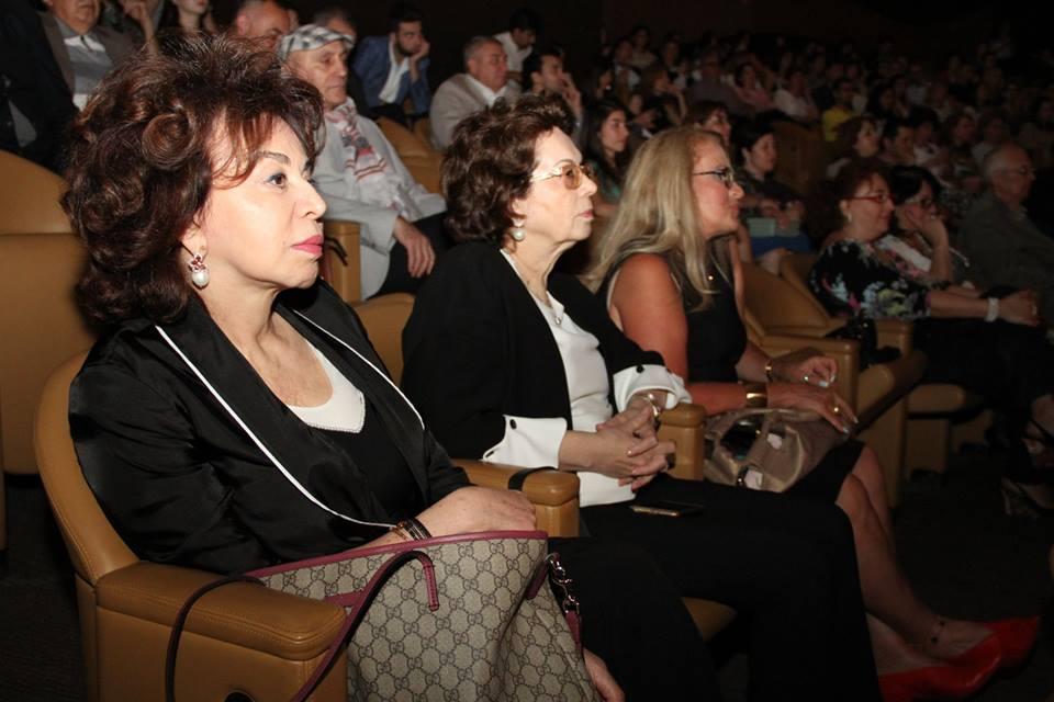 Сумасшедший драйв Nik West в Баку - Ленни Кравиц в юбке и сиреневом ирокезе (ВИДЕО, ФОТО)