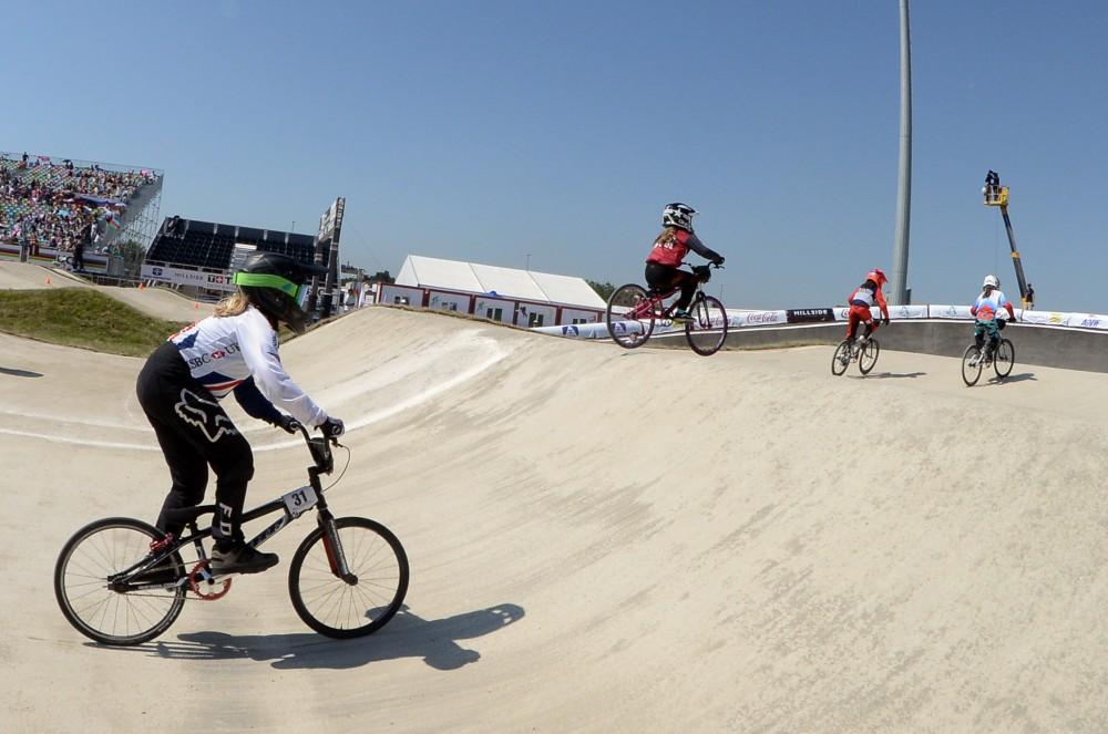 Современные рыцари в Баку, или Праздник "железных коней" (ФОТО)