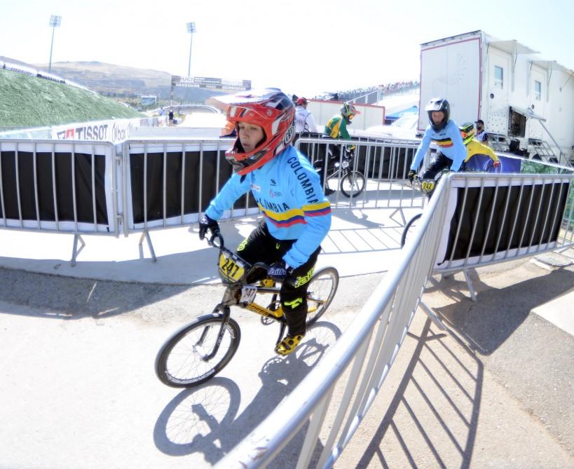Современные рыцари в Баку, или Праздник "железных коней" (ФОТО)