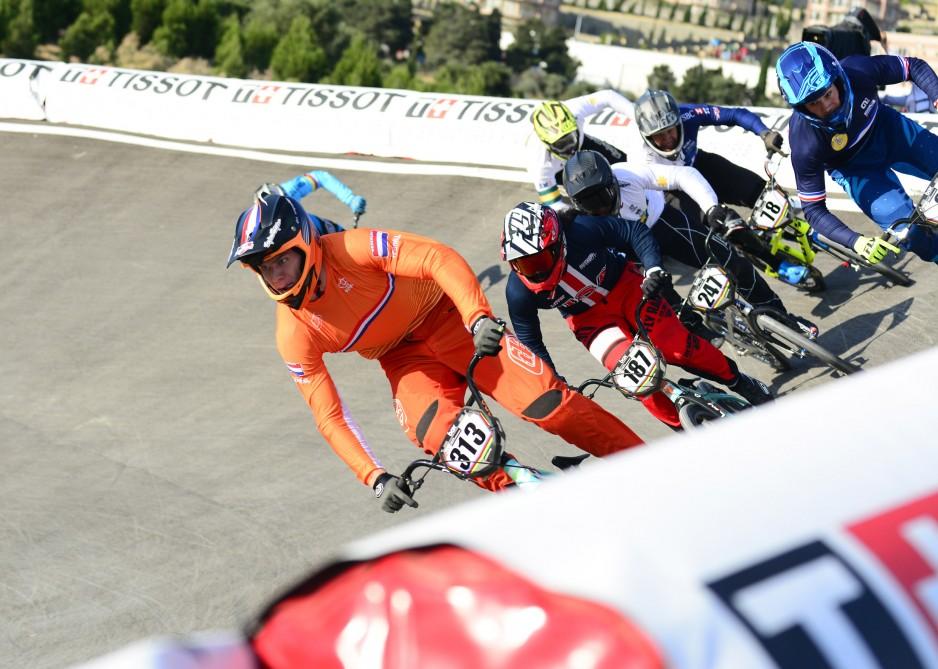 Современные рыцари в Баку, или Праздник "железных коней" (ФОТО)