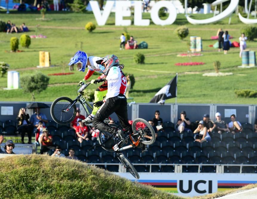 Современные рыцари в Баку, или Праздник "железных коней" (ФОТО)