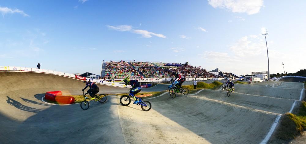 Современные рыцари в Баку, или Праздник "железных коней" (ФОТО)