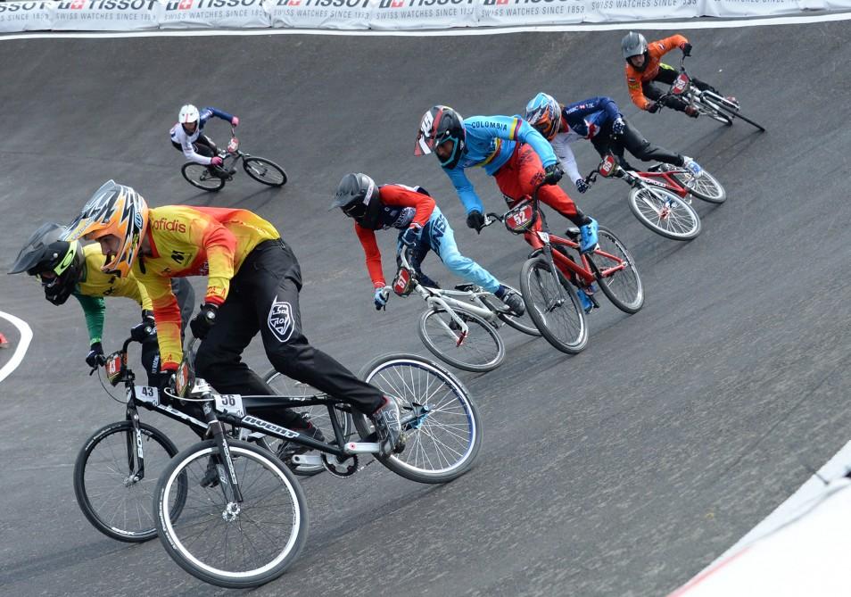 Современные рыцари в Баку, или Праздник "железных коней" (ФОТО)