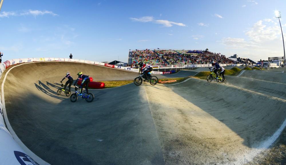 Современные рыцари в Баку, или Праздник "железных коней" (ФОТО)