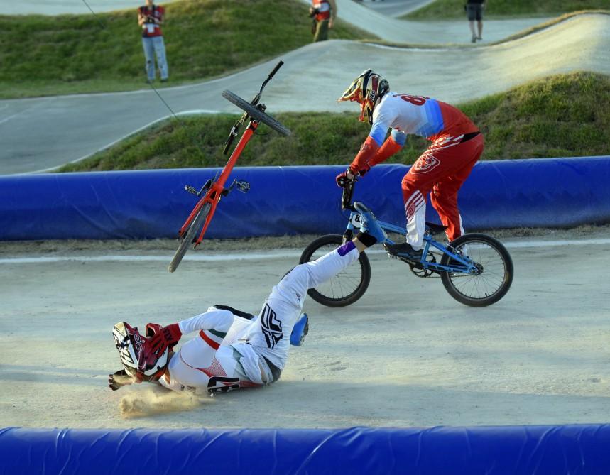 Современные рыцари в Баку, или Праздник "железных коней" (ФОТО)