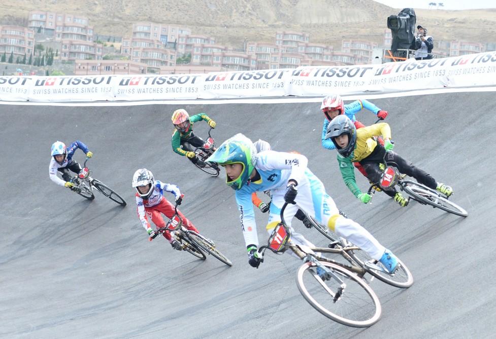 Современные рыцари в Баку, или Праздник "железных коней" (ФОТО)