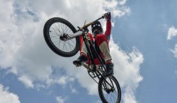 Современные рыцари в Баку, или Праздник "железных коней" (ФОТО)