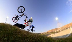 Современные рыцари в Баку, или Праздник "железных коней" (ФОТО)