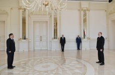 Президент Ильхам Алиев принял верительные грамоты новых послов ряда стран (ФОТО) (версия 2)