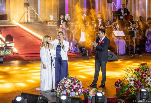 Грандиозный вечер Айгюн Самедзаде – Азан, Ангелы, легендарная Мушарраф Акай,  звездное небо Баку (ФОТО)