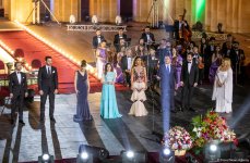 Грандиозный вечер Айгюн Самедзаде – Азан, Ангелы, легендарная Мушарраф Акай,  звездное небо Баку (ФОТО)