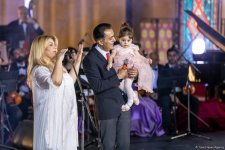 Грандиозный вечер Айгюн Самедзаде – Азан, Ангелы, легендарная Мушарраф Акай,  звездное небо Баку (ФОТО)