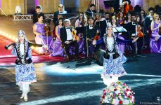 Грандиозный вечер Айгюн Самедзаде – Азан, Ангелы, легендарная Мушарраф Акай,  звездное небо Баку (ФОТО)