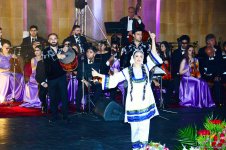 Грандиозный вечер Айгюн Самедзаде – Азан, Ангелы, легендарная Мушарраф Акай,  звездное небо Баку (ФОТО)