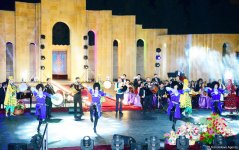 Грандиозный вечер Айгюн Самедзаде – Азан, Ангелы, легендарная Мушарраф Акай,  звездное небо Баку (ФОТО)