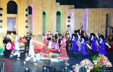 Грандиозный вечер Айгюн Самедзаде – Азан, Ангелы, легендарная Мушарраф Акай,  звездное небо Баку (ФОТО)