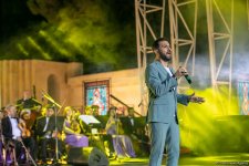 Грандиозный вечер Айгюн Самедзаде – Азан, Ангелы, легендарная Мушарраф Акай,  звездное небо Баку (ФОТО)