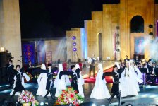 Грандиозный вечер Айгюн Самедзаде – Азан, Ангелы, легендарная Мушарраф Акай,  звездное небо Баку (ФОТО)