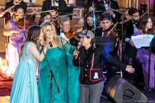 Грандиозный вечер Айгюн Самедзаде – Азан, Ангелы, легендарная Мушарраф Акай,  звездное небо Баку (ФОТО)