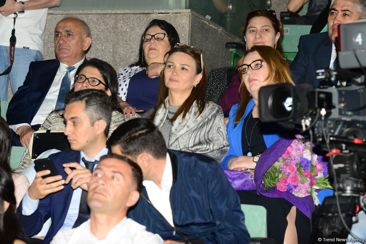 Грандиозный вечер Айгюн Самедзаде – Азан, Ангелы, легендарная Мушарраф Акай,  звездное небо Баку (ФОТО)