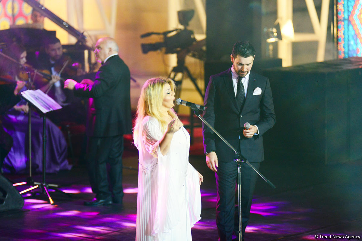 Грандиозный вечер Айгюн Самедзаде – Азан, Ангелы, легендарная Мушарраф Акай,  звездное небо Баку (ФОТО)