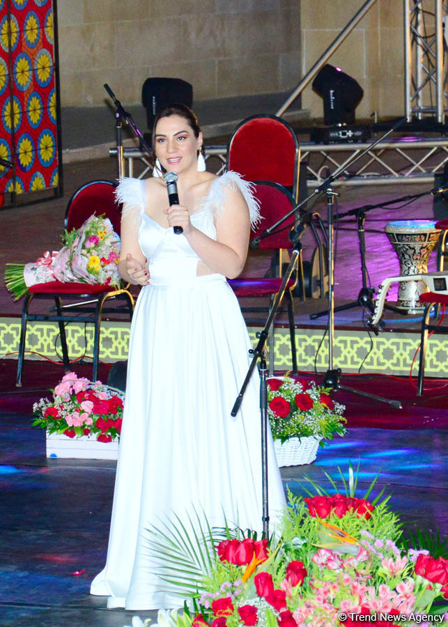 Грандиозный вечер Айгюн Самедзаде – Азан, Ангелы, легендарная Мушарраф Акай,  звездное небо Баку (ФОТО)