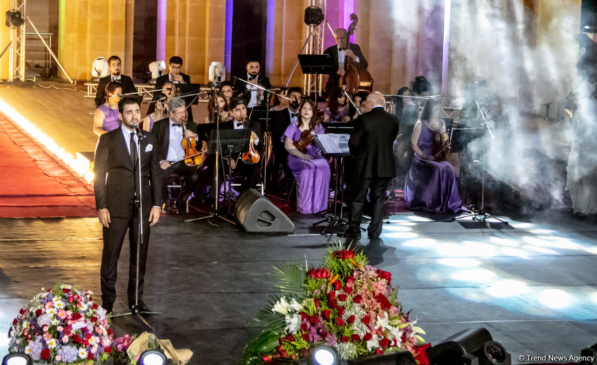 Грандиозный вечер Айгюн Самедзаде – Азан, Ангелы, легендарная Мушарраф Акай,  звездное небо Баку (ФОТО)