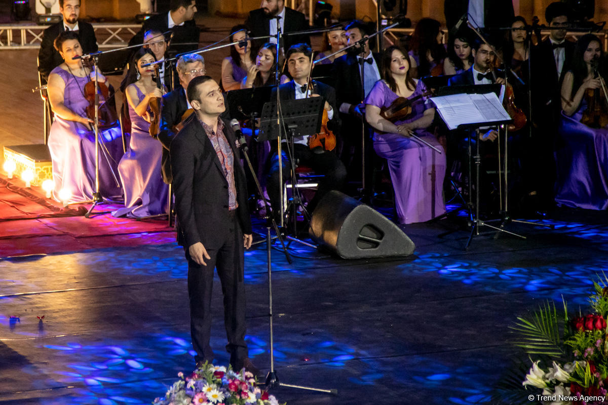 Грандиозный вечер Айгюн Самедзаде – Азан, Ангелы, легендарная Мушарраф Акай,  звездное небо Баку (ФОТО)