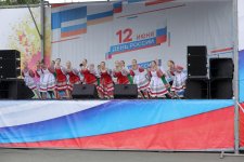 В День России азербайджанцы угощали долмой, люля-кебабом и гранатовым соком (ФОТО)