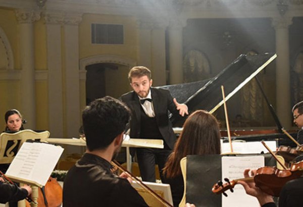 "TENGRI Music – 2018" для азербайджанского дирижера