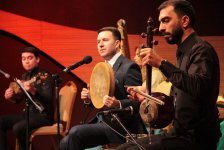 Эльнур Зейналов показал в мугаме стихии природы - огонь, землю, воду и воздух (ФОТО)