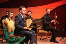 Эльнур Зейналов показал в мугаме стихии природы - огонь, землю, воду и воздух (ФОТО)