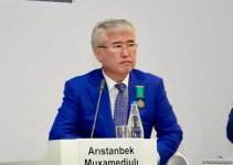 В Центре Гейдара Алиева прошла презентация книги «Нурсултан Назарбаев. Жизненный путь» (ФОТО)