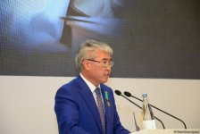 В Центре Гейдара Алиева прошла презентация книги «Нурсултан Назарбаев. Жизненный путь» (ФОТО)