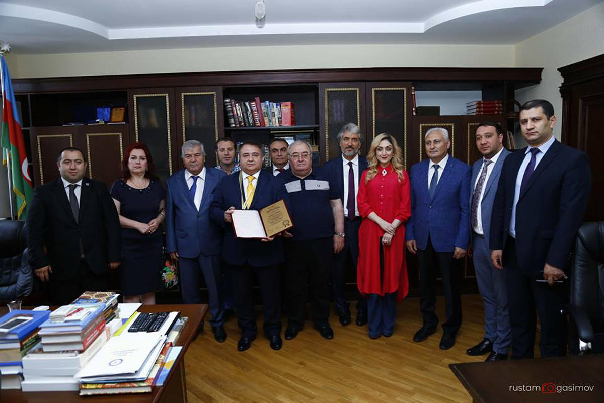 Сейфуллах Тюрксой стал почетным доктором Бакинского Евразийского университета (ФОТО)