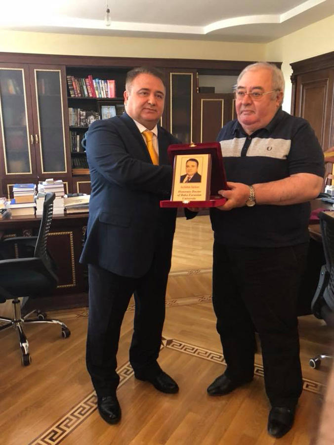Сейфуллах Тюрксой стал почетным доктором Бакинского Евразийского университета (ФОТО)
