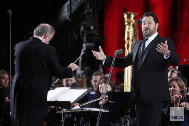 Народный артист Азербайджана выступил на грандиозном гала-вечере в честь открытия ЧМ-2018 (ФОТО)