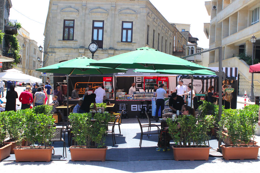 В Баку открылся летний Фестиваль еды – две недели объедения! (ФОТО)