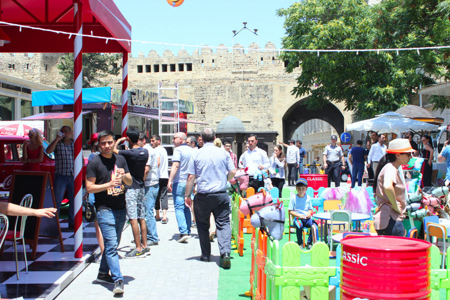 В Баку открылся летний Фестиваль еды – две недели объедения! (ФОТО)