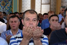 В мечети Тезепир совершен намаз по случаю праздника Рамазан (ФОТО)