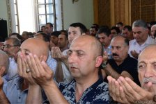 В мечети Тезепир совершен намаз по случаю праздника Рамазан (ФОТО)