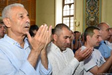 В мечети Тезепир совершен намаз по случаю праздника Рамазан (ФОТО)